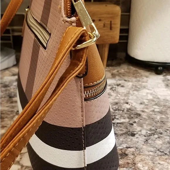 COPY - NWT Lightweight Medium Dome Crossbody Shoulder Bag with Tassel | Plaid P… - Picture 7 of 11